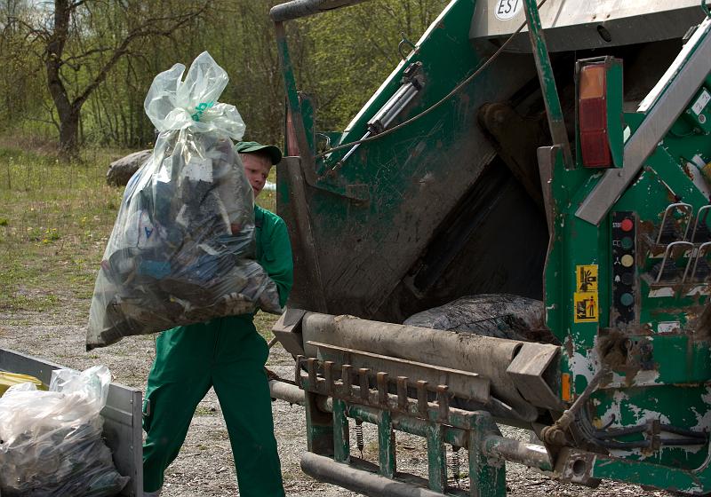 ainuke Viluim2e professionaal lipuv2ljakul.jpg
